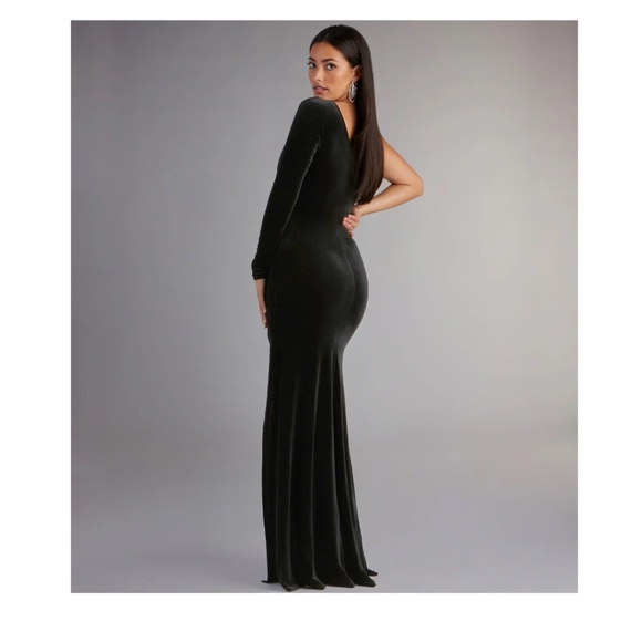 Black Velvet Long dress - Picture 3 of 4